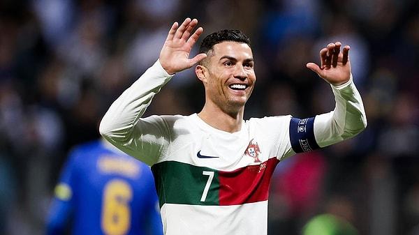 Al Nassr takımında kariyerine son hız devam Cristiano Ronaldo, futbol camiasında unutulmazlar arasına adını çoktan yazdırdı.