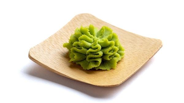 10. "Wasabi" terimi hangi bitkinin kökünden elde edilen bir baharatı ifade eder?