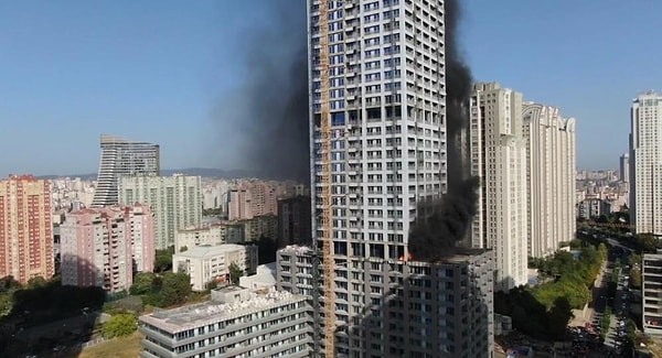 Can kaybı ya da yaralanmanın yaşanmadığı yangında büyük çapta maddi hasar oluştu. İtfaiye ekipleri, yangını kontrol altına almayı başardı.