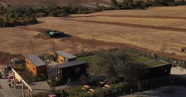 Lüleburgaz'da gerçekleşen ödül oyununda yarışmacılara arsa verileceği büyük yankı uyandırsa da, asıl olay Azize'nin hareketleriydi.