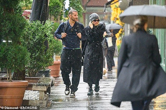 Gigi Hadid and Bradley Cooper's Rainy NYC Romance