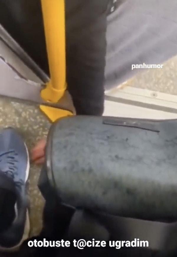 Bir genç, halk otobüsünde bir kadın tarafından taciz edildiğini iddia etti.