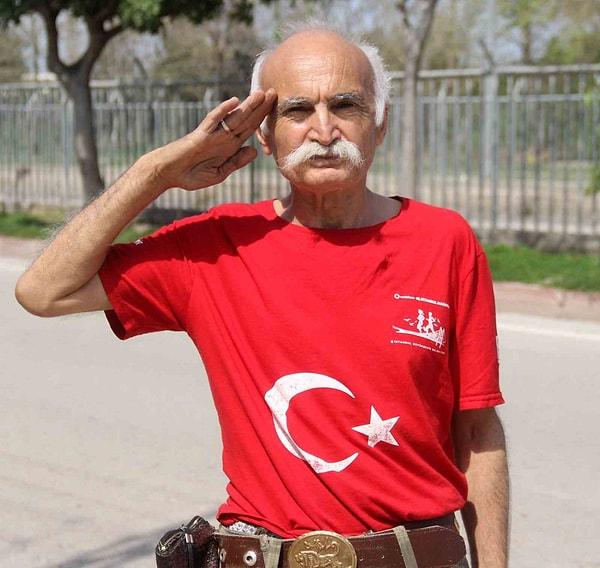 Yaşadığı yerde ‘Komando dede’ olarak bilinen emekli Türkçe öğretmeni İbrahim Cebeci (70), 65 yaşındaki karısı Ayşe Cebeciyi sabah saatlerde balta ile saldırdı.
