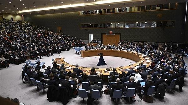 Erdoğan sözlerine "Birleşmiş Milletler Genel Konseyi'nin harekete geçmesi için daha kaç ton bombanın Gazze'ye düşmesi gerekir?" ifadelerini de ekledi.