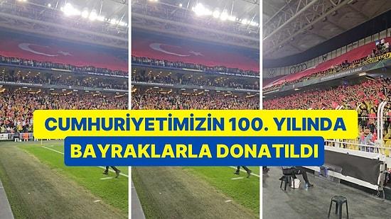 Fenerbahçe Tribünleri Cumhuriyetimizin 100. Yılında Stadyumu Bayram Yerine Çevirdi