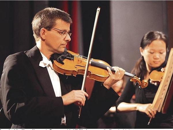 62 yaşındaki Keman virtüözü Marcus Honegger, Almanya'da yaşayan ve Schleswig Holstein Senfoni Orkestrası'nın en kıdemli sanatçılarından biriydi. Honegger, uzun yıllar orkestranın birinci kemacısıydı.
