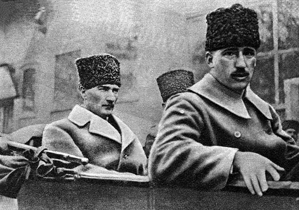 Derne Komutanlığına 6 Mart 1912'de atanan Mustafa Kemal, Ekim 1912'de Balkan Savaşı başlayınca Gelibolu ve Bolayır'daki birliklerle savaşa katıldı ve Dimetoka ile Edirne'nin geri alınışında etkili oldu.