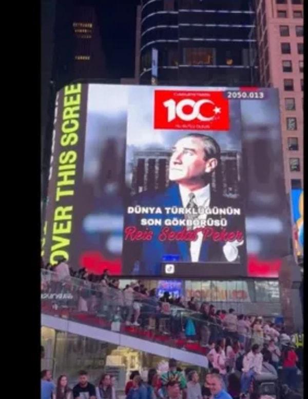 Organize suç örgütü liderliğinden hakkında yakalama kararı bulunan Sedat Peker'in 29 Ekim kutlaması ABD'nin New York şehrinde bulunan Times Meydanı'nda yayınladı.