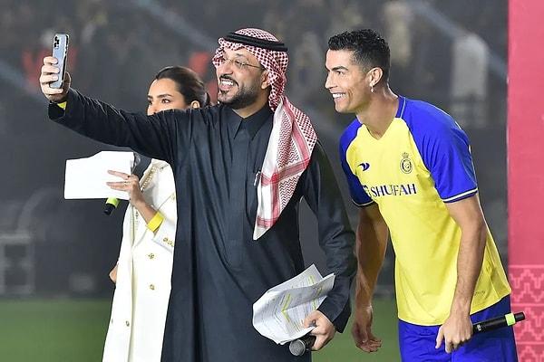 Suudi Profesyonel Ligi takımlarından En-Nasr'da forma giyen futbolcu Cristiano Ronaldo'nun tüm dünyada yüz binlerce seveni var.