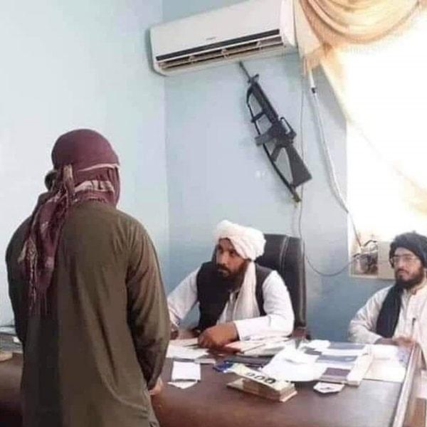 Taliban kurduğu Erdemin Teşviki ve Ahlaksızlığın Önlenmesi Bakanlığı ile özellikle kamuda çalışanların dini ve inançlarını test ettiğini iddia ediyor. Bu testi geçemeyen ise kamudan atılıyor.
