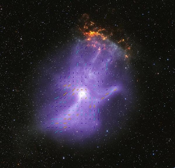Bu pulsarın etrafında oluşan nebula MSH 15-52, bir insan eline benziyor ve nötron yıldızı tam bu el figürünün ortasında, avuç içinde yer alıyor.