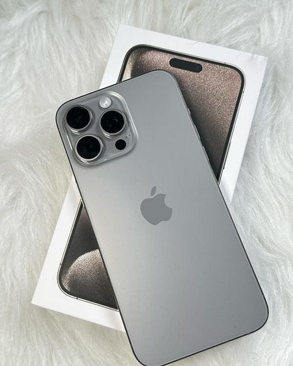 1. Apple'ın son teknoloji harikası iPhone 15 Pro Max ile hazır indirimdeyken tanışma fırsatını yakalayın!