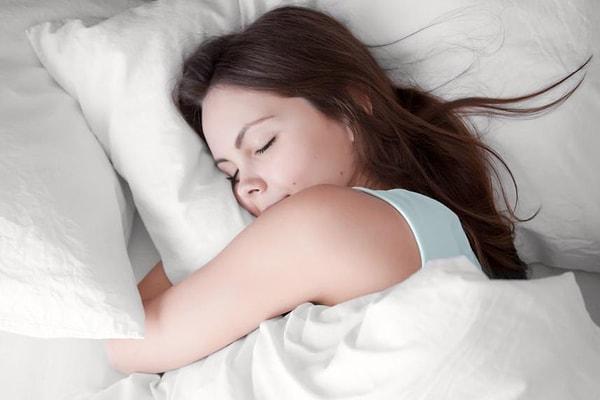 Samsung Electronics, teknoloji ve hızın domine ettiği modern yaşamın uyku düzenlerimize olan etkilerini anlamak için kapsamlı bir uyku sağlığı analizi yaptı.