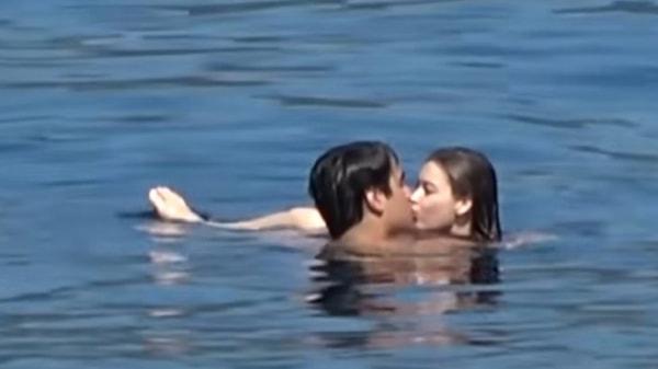 Bir yaz günü dudak dudağa yakalanan çift, birbiriyle ilgili hiçbir soruya cevap vermedi. Aşkı inkar etmeye devam ederek sosyal medya kullanıcılarını güldürdü.