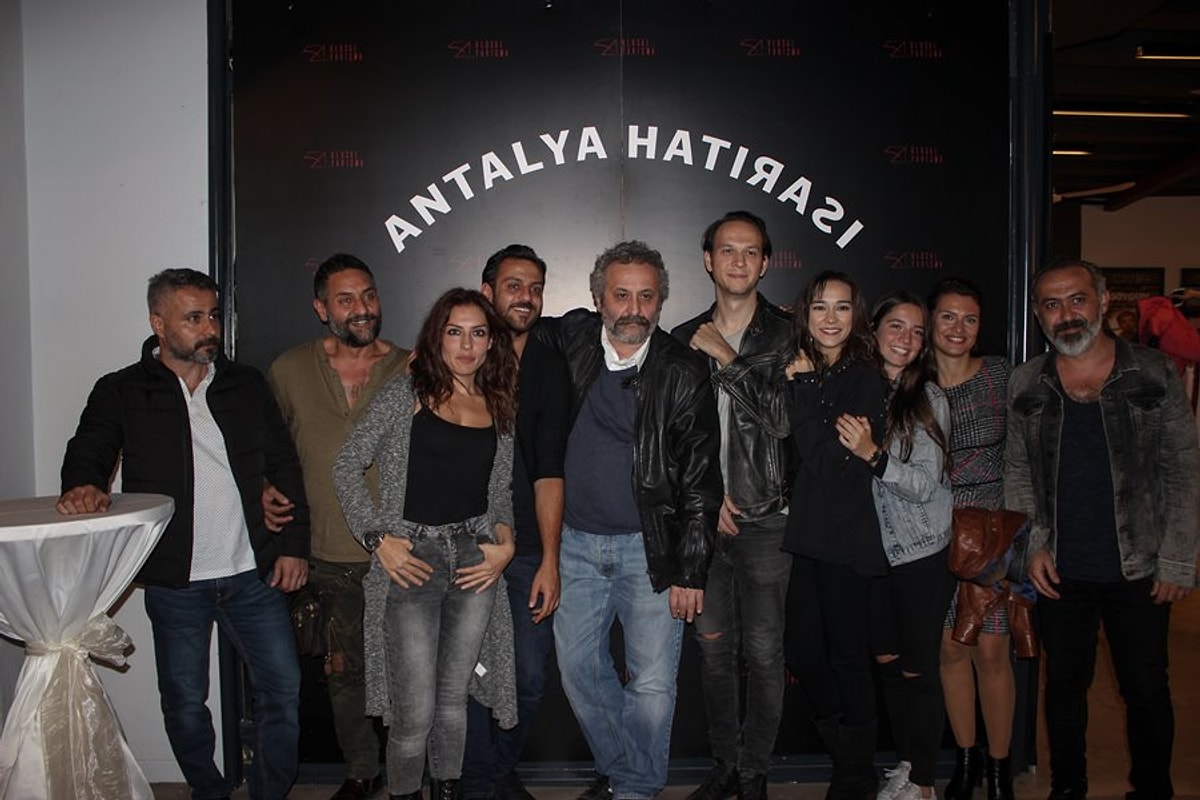 erkan-kol-ak-k-stendil-in-en-yi-dizi-ve-filmleri-onedio