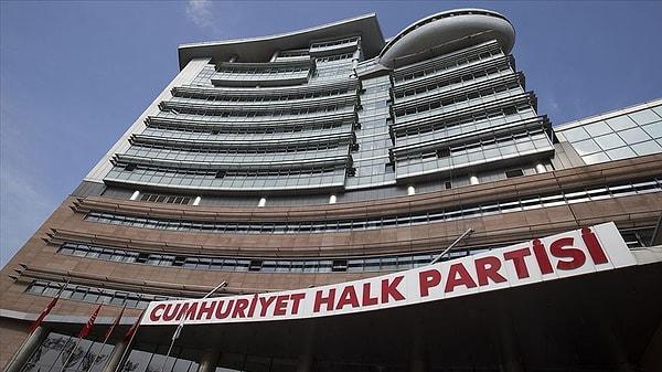 Hükümetteki AK Parti’den sonra mecliste en fazla milletvekiline sahip CHP’de bugün heyecanlı bir genel başkanlık seçimi yaşanacak.