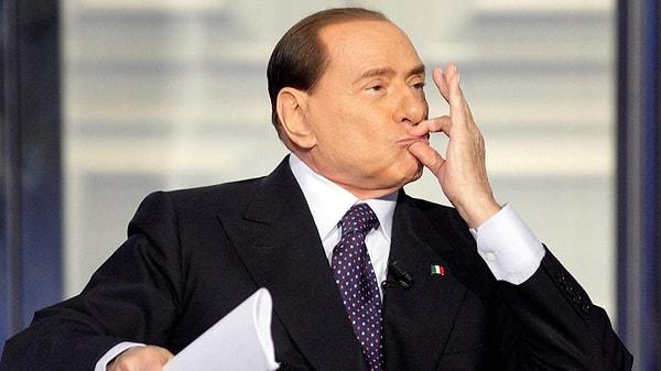Berlusconi 2013 yılında yaptığı bir açıklamasında, Bunga Bunga skandalında adı geçen kadınların görülen davalar nedeniyle itibarları sarsıldığını ve bu yüzden kendilerine aylık maaş bağlanacağını açıklanmıştı.