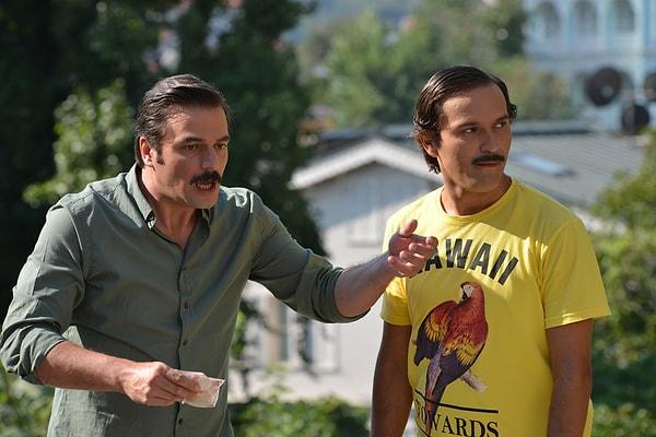 Ekranların sevilen oyuncusu Ufuk Özkan Türk televizyonlarının efsane komedi dizisi 'Geniş Aile' ile birlikte kariyerinin zirvesine çıktı.