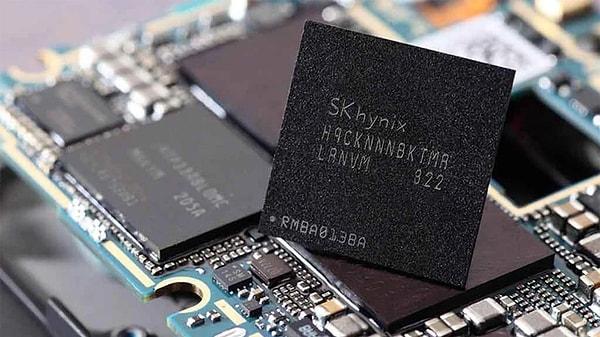 Bu talep artışının en büyük kazananları, HBM3 bellek üreticileri olan SK hynix ve Samsung oldu.