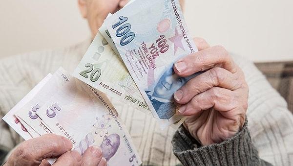 Emekli yurttaşlar, Sosyal Güvenlik Kurumu (SGK) tarafından belirlenen ödeme takvimi doğrultusunda maaşlarını alacaklar.
