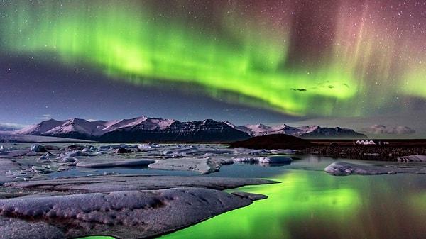 Kuzey Işıkları'nın en iyi gözlemlenebileceği yerler genellikle Norveç, Finlandiya, İsveç'in kuzeyi, İzlanda, Rusya'nın bazı bölgeleri, ABD ve Kanada'nın kuzeyi ile Grönland'ın güneyidir.
