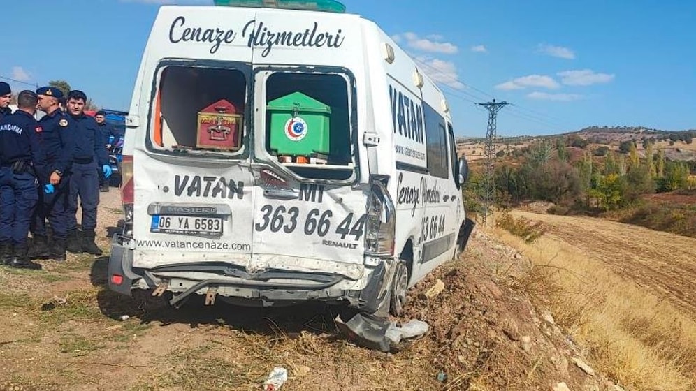 Annesinin Cenazesinin Bulunduğu Cenaze Aracını Kaçırdı