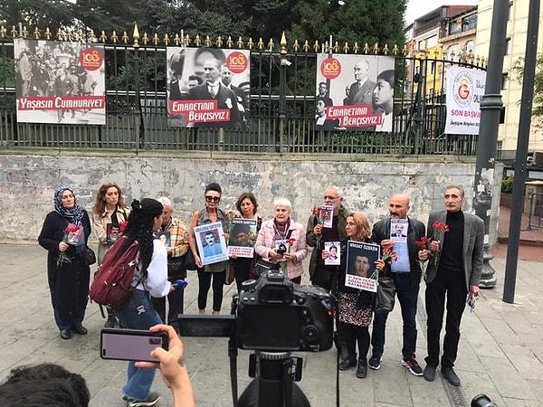 Cumartesi Anneleri, 5 yıl aradan sonra yeniden rahat bir şekilde Galatasaray Meydanın’da toplandı ve basın açıklaması yaptı.