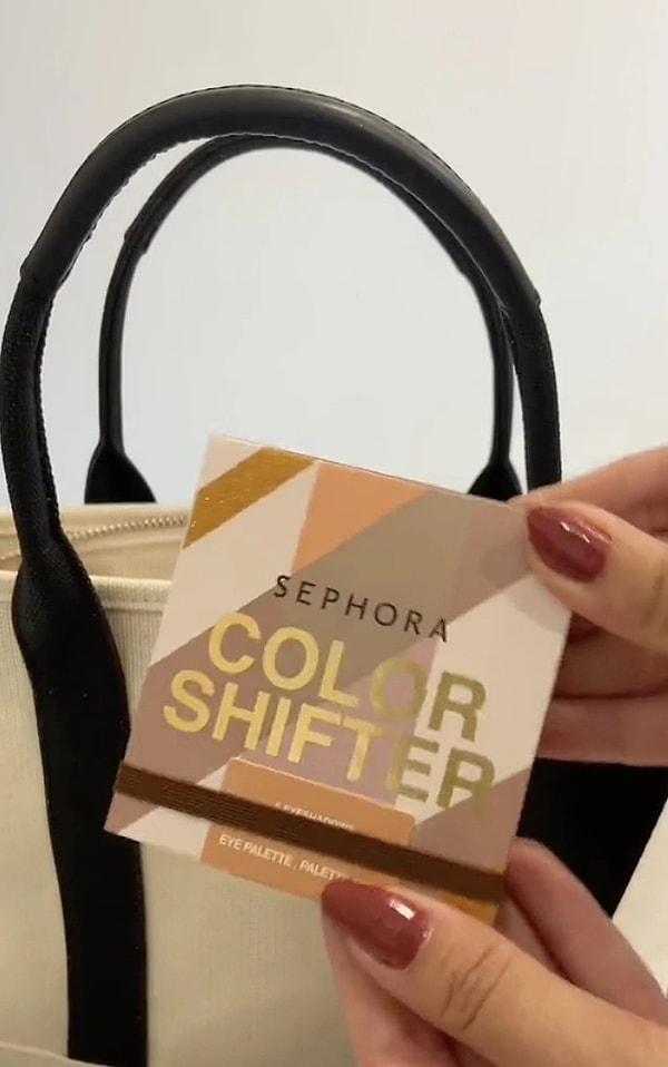 Bildiğiniz üzere Sephora, geçtiğimiz günlerde bir video yayınladı ve 11 Kasım 2023 tarihinde ilk alışveriş yapan 500 kişiye 10 bin TL değerinde bir çanta hediye edeceğini duyurdu.