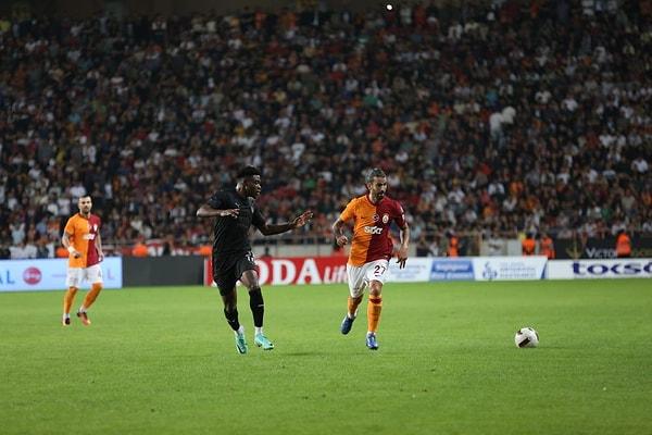 Hatayspor’a galibiyeti getiren golleri 14. dakikada Rigoberto Rivas ve 55. dakikada Didier Lamkel Ze kaydetti Galatasaray’ın tek golü 28. dakikada Wilfried Zaha’dan geldi.