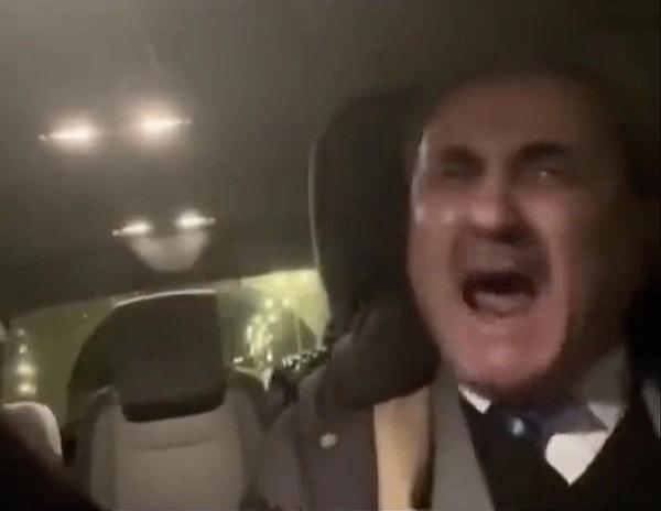 Arabasına binen turistin ışığı kapatma isteğini yanlış anlayan taksicinin İngilizce küfürü sosyal medyada gündem oldu.