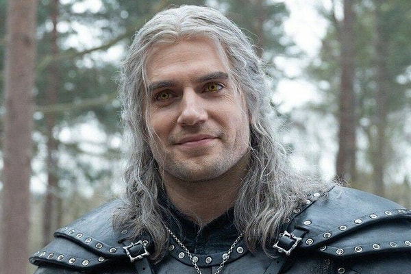 Henry Cavill, The Witcher dizisiyle hepimizin gönlünde taht kurmuştu. Ancak dizide Rivyalı Geralt rolüyle herkesin beğenisini toplayan Cavill'in son sezonda oynamayağı haberi hepimizi üzmüştü.