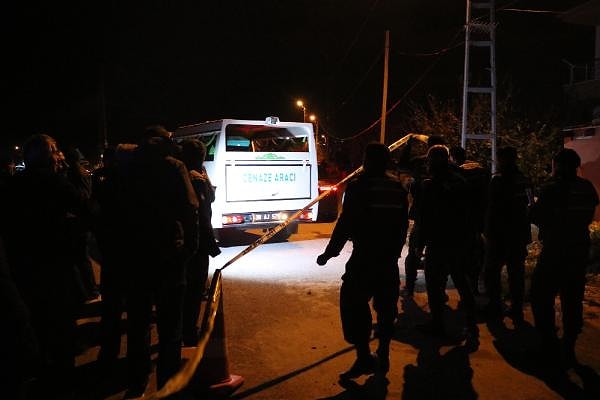 İhbar üzerine eve jandarma ve sağlık ekipleri geldi. Sağlık ekiplerinin yaptığı kontrolde Hasibe Soykuk'un kafasına sert bir cisim ile vurularak öldürüldüğü belirlendi. Jandarma ekiplerinin incelemesinin ardından kadının cenazesi otopsisi yapılmak üzere  hastane morguna kaldırıldı.