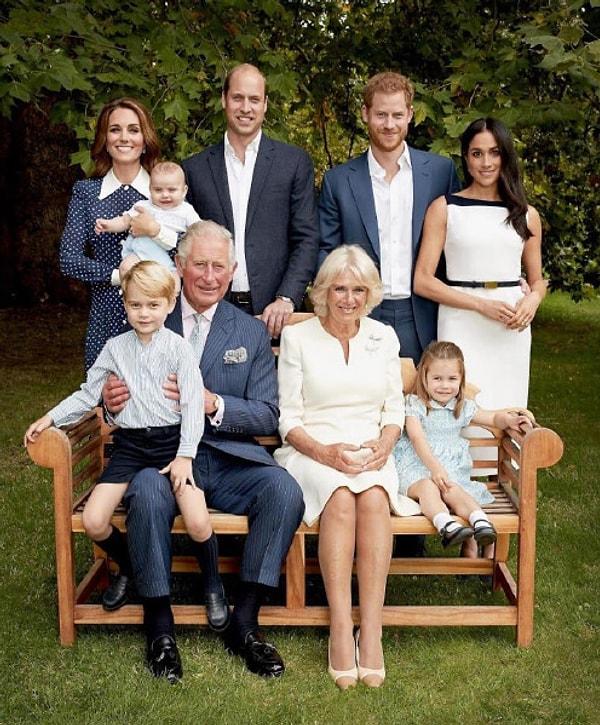 Kraliçe Elizabeth'in ölümünün ardından Tahta Charles'ın geçmesiyle yeni Kraliçe'de Camilla olmuştu. Kraliyet kurallarına ayak uydurabilenler ailenin gözdesi olurken ayak uyduramayan, sivrilenler ise gözünden düşüyor. Kate Middleton ve Megan Markle gibi...