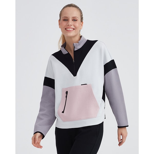 9. Her yerde giyilebilecek sweatshirt arayan kadınlara; Skechers Color Block Half Zip Sweatshirt