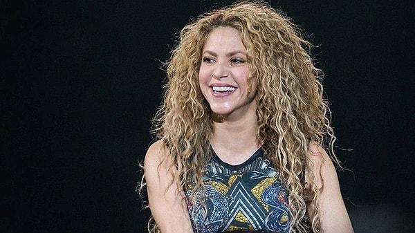 6. Şarkıları ve danslarıyla tüm dünyaya adını duyurmayı başaran Shakira yalnızca kariyeriyle değil aynı zamanda özel hayatıyla da sürekli karşımıza çıkıyor. Kolombiyalı şarkıcı bir süredir "vergi kaçırma" iddialarıyla suçlanıyordu. Hakkındaki suçlamaları kabul eden Shakira ülkemizde de gündem oldu tabii. Son zamanlarda fenomenleri mercek altına alan Avukat Feyza Altun'un Shakira paylaşımı ise görenleri epey güldürdü.