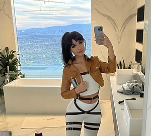 Çektiği Cosplay Videoları ile Tanınan Türk YouTuber Lia Shelesh Kimdir