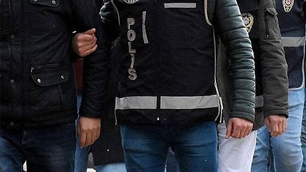 Sözcü'den İsmail Saymaz'ın haberine göre, İstanbul Emniyet müdürlüğünde görevli çoğunluğu trafik polislerinden oluşan 142 kişi, hafriyat kamyonlarını aylığa bağlayıp rüşvet aldığı iddiasıyla gözaltına alındı. Bunlardan 39’u tutuklandı.