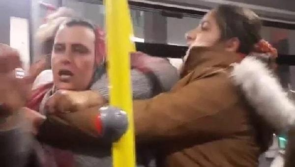 İki kadın arasında çıkan küçük bir tartışma kavgaya dönüştü. Birbirlerine saldıran kadınları, otobüsteki diğer yolcular güçlükle ayırabildi.