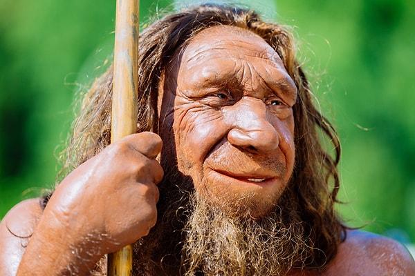 Neandertallerin ayrıca bizden çok daha geniş burunları vardır.
