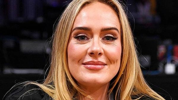 15. Magazin dünyasında Adele'in yeniden evlendiği haberleri gündem olurken evliliği hakkındaki ayrıntılar da gelmeye başladı. Spor menajeri sevgilisiyle evlenen Adele'in müstakbel eşine evlilik sözleşmesi imzalattığı iddia edildi.
