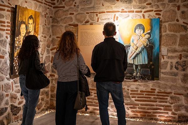 Daha önce yurt dışında düzenlenen birçok fuar ve sergiye katılan Ayşe Betil, bu yıl dünyanın en saygın sanat fuarlarından art3f'e de davet edildi.