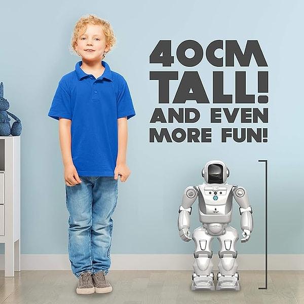 11. Çocuklar buna bayılıyor. Tam 40 cm boyunda devasa uzaktan kumandalı bir robot!