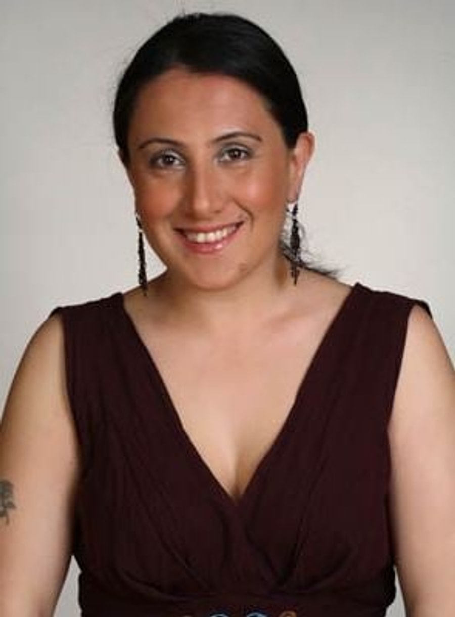 эсра бурджу. биргюл улусой. зейнеп канконде рост. биргюл улусой турецкая актриса. мави актриса.