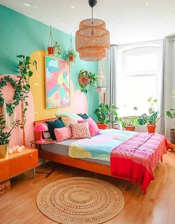 Kesinlikle rengarenk bir oda!