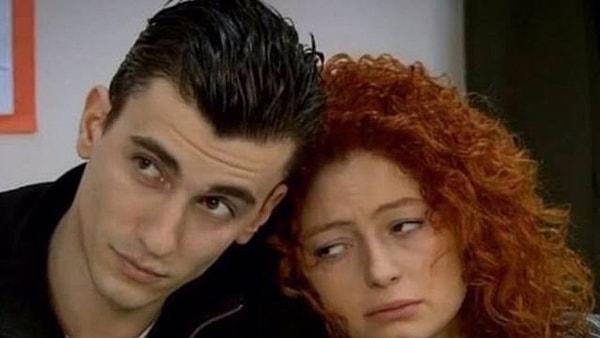 Popüler oyuncu Bertan Asllani meğer evliymiş, hem de Pis Yedili dizisinde beraber rol aldığı Hazal Şenel'le!