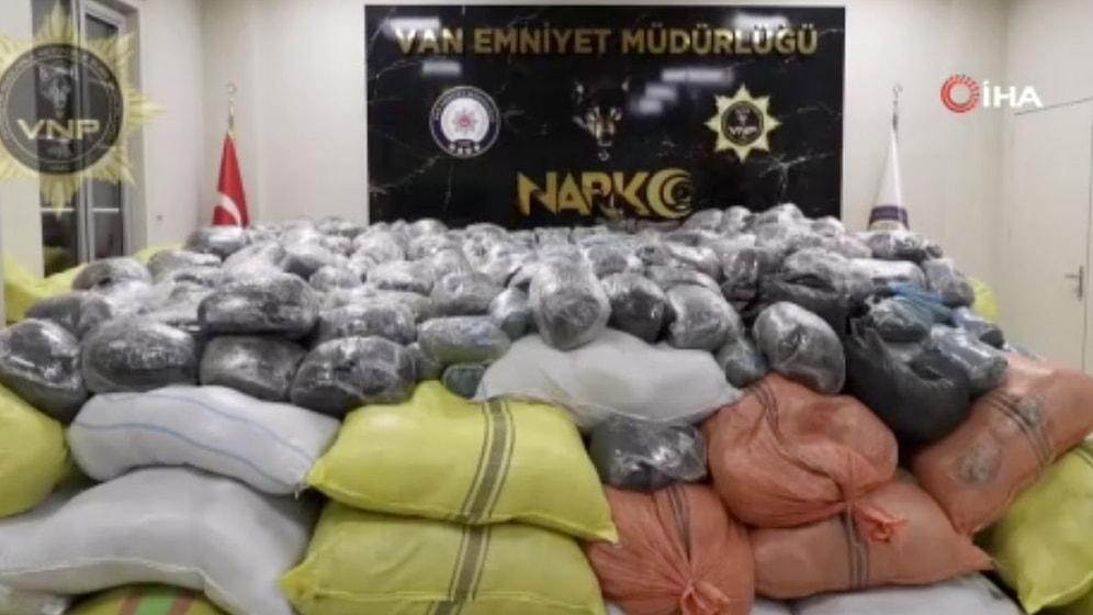 İçişleri Bakanı Ali Yerlikaya Açıkladı: Van'da 4 Ton 600 Kg Toz Esrar Ele Geçirildi