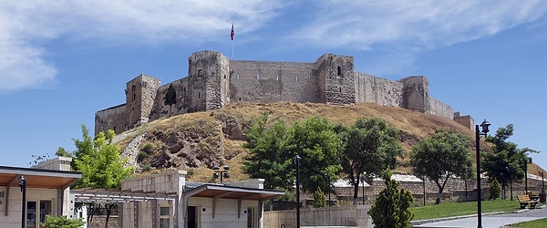 Gaziantep, Kahramanmaraş merkezli depremlerin etki ettiği şehirler arasında yer alıyor.