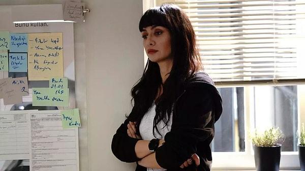 Bir Derdim Var Kanal D ekranlarında yayınlanan ve başrollerini Birce Akalay ile Mert Fırat'ın paylaştığı yeni sezon dizilerinden biriydi.