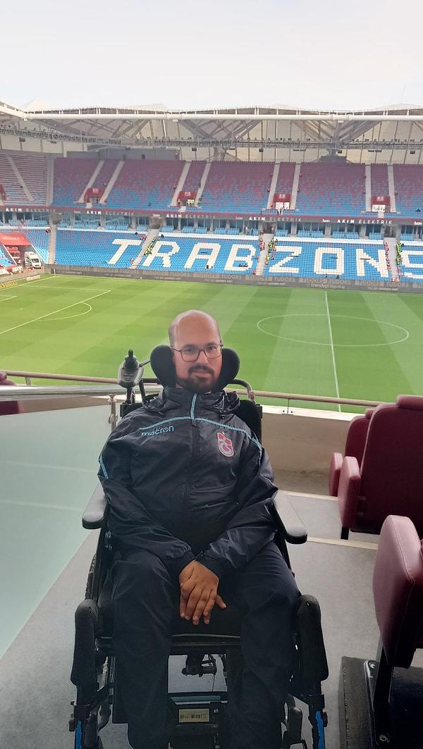 Trabzonsporlu taraftar Emre Vural, 3 Aralık Dünya Engelliler Günü'nde yaşadıklarını sosyal medya hesabından paylaşarak hepimizi dehşete düşürdü.