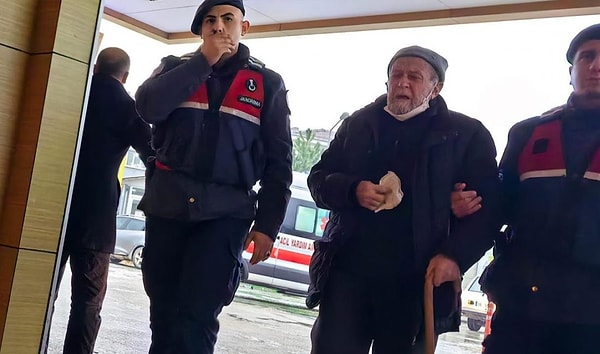 Eşinin şikayetçi olduğu Züftü Şirin, jandarma ekiplerince gözaltına alındı.